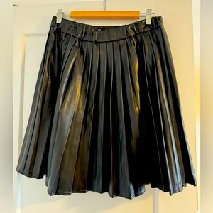 New York & Company - Black Micro Pleated PU Leather Mini Skirt - Medium